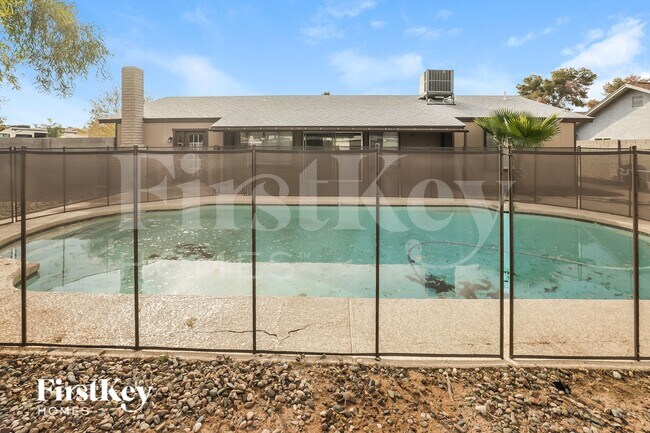 Building Photo - 4426 W Crocus Dr