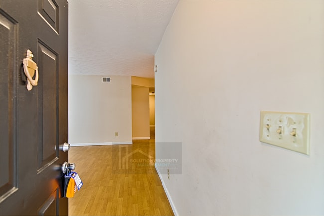 Building Photo - 1102 Augusta Dr