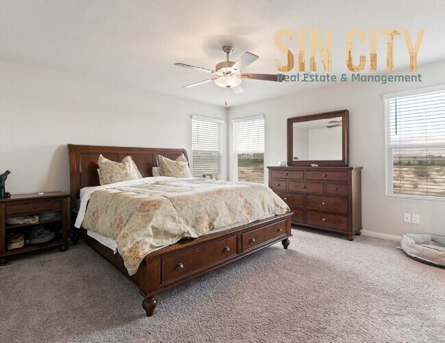 Building Photo - "Spacious 4-Bedroom Oasis with 2.5 Baths i...