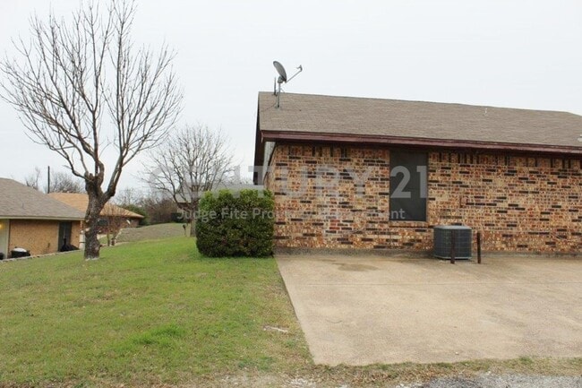 Building Photo - 1110 Curtis Dr