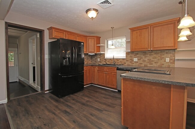 Building Photo - 3404 Friedens Church Rd