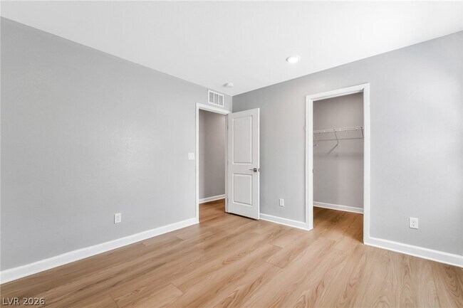 Building Photo - 7521 W Mistral Ave