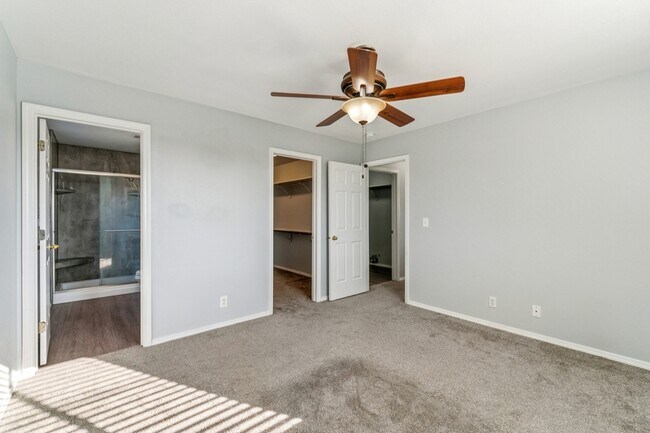 Building Photo - 7557 Arlington Dr