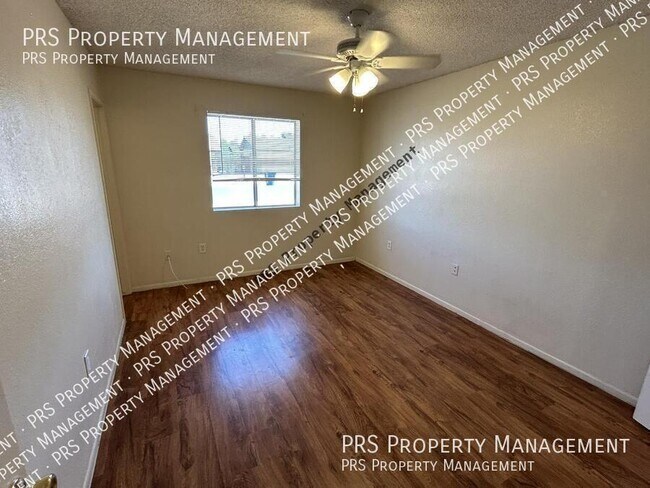 Building Photo - 3147 E Edgewood Ave