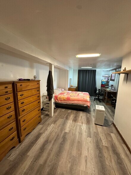 Building Photo - 105-1 Bool St