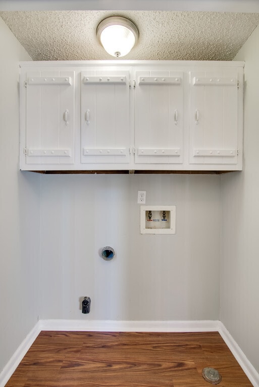 Building Photo - Amazing and spacious 3/2.5 Hermitage Townhouse with fireplace & patio!!! Pets ok!