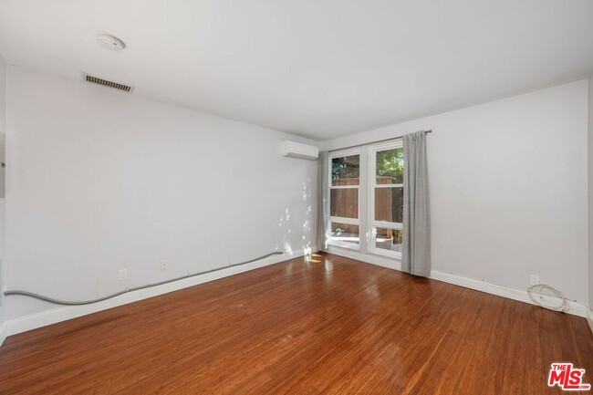 Building Photo - 2045 4th St