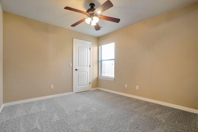 Building Photo - Stunning 4 Bed 2 Bath Home close to Elm Springs Walmart!