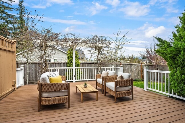 Building Photo - Stunning Redmond Ridge 4 bedroom