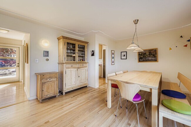 Building Photo - 2425 Dartmouth Ave