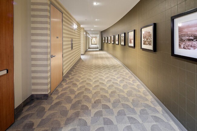 Building Photo - Modern West-Facing Condo with Spectacular Views and Prime Location in Hillcrest, San Diego