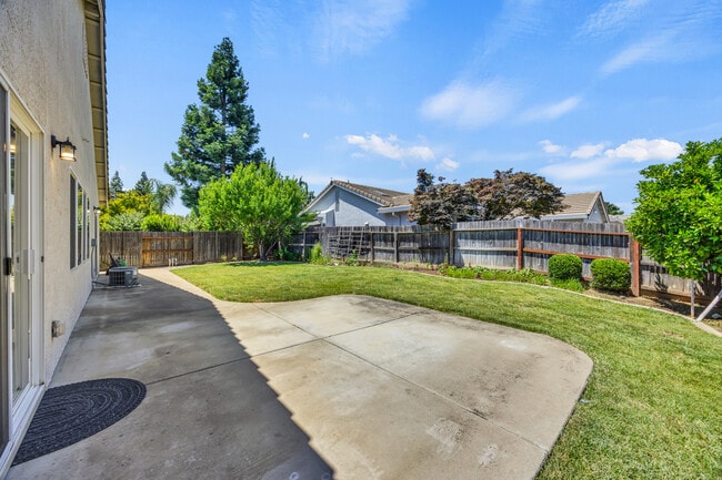 Building Photo - 9259 Crystal Falls Way
