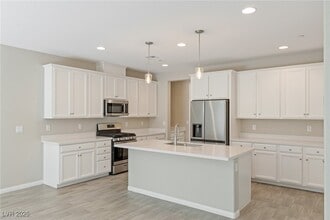 Building Photo - 785 Cottonwood Hl Pl