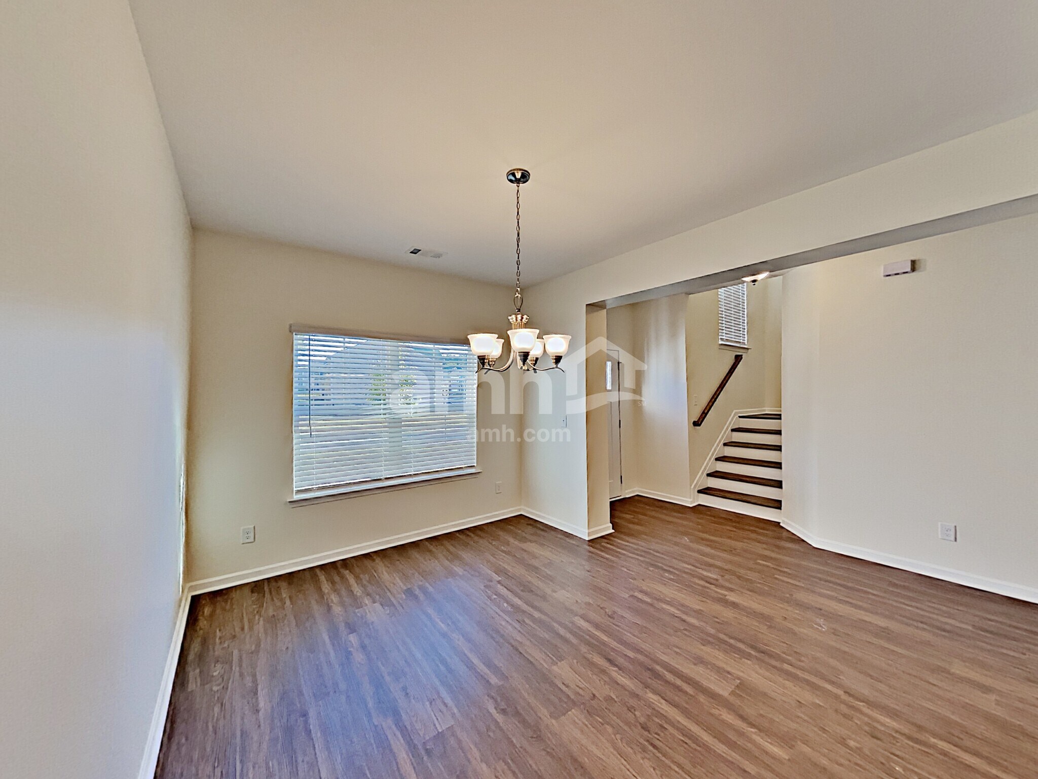 Building Photo - 561 Camp dr