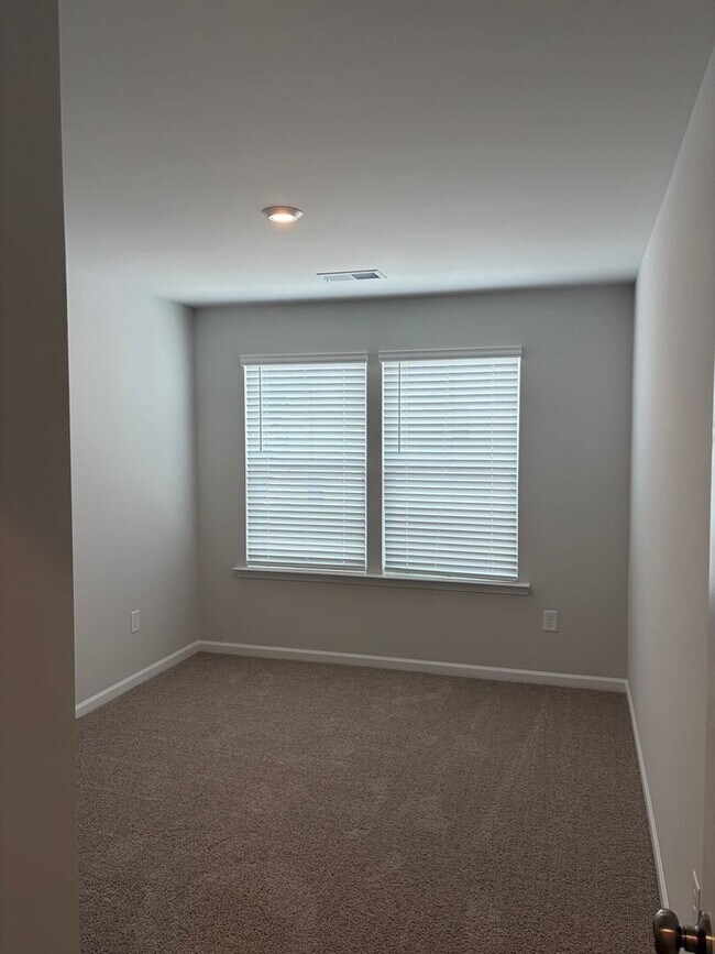 Building Photo - Brand new home in the desirable Mauldin location!! AVALIABLE NOW! OFFERING $500 OFF FIRST FULL MO...