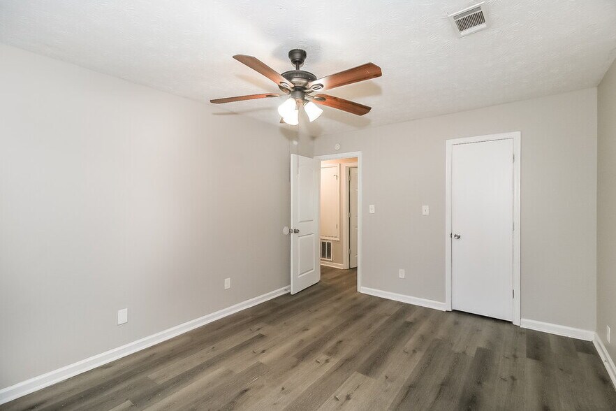 Building Photo - 2564 Snake Ct