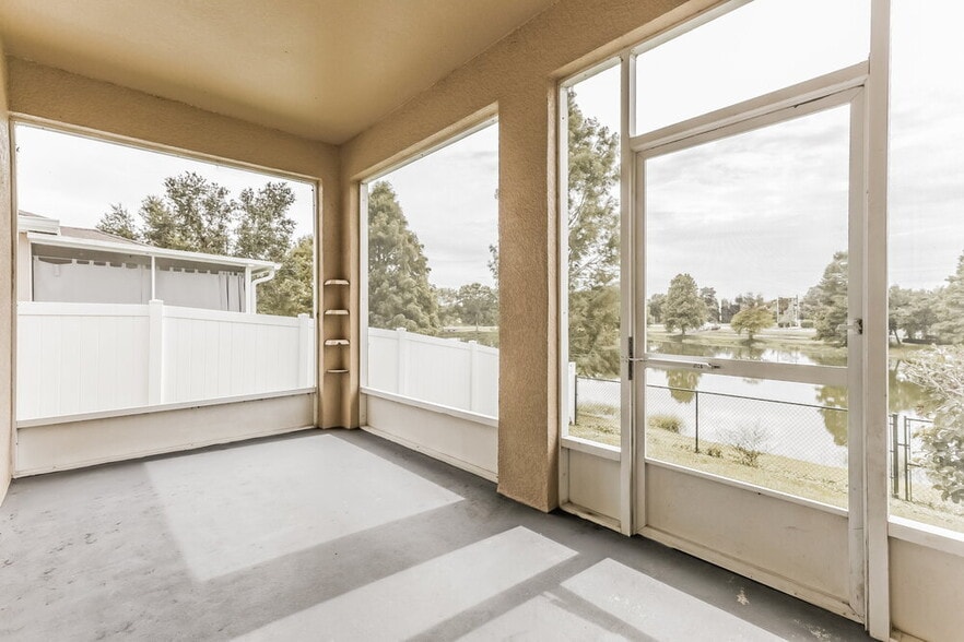 Building Photo - 6442 Twin Bridges Dr