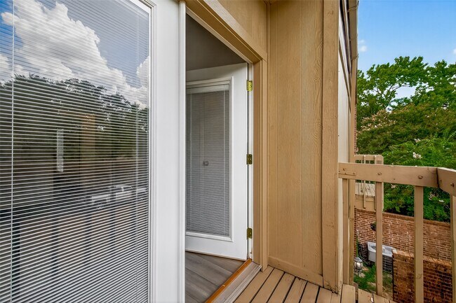 Building Photo - 12691 Briar Patch Dr
