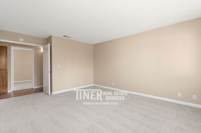 Building Photo - 8052 Phoebe Way