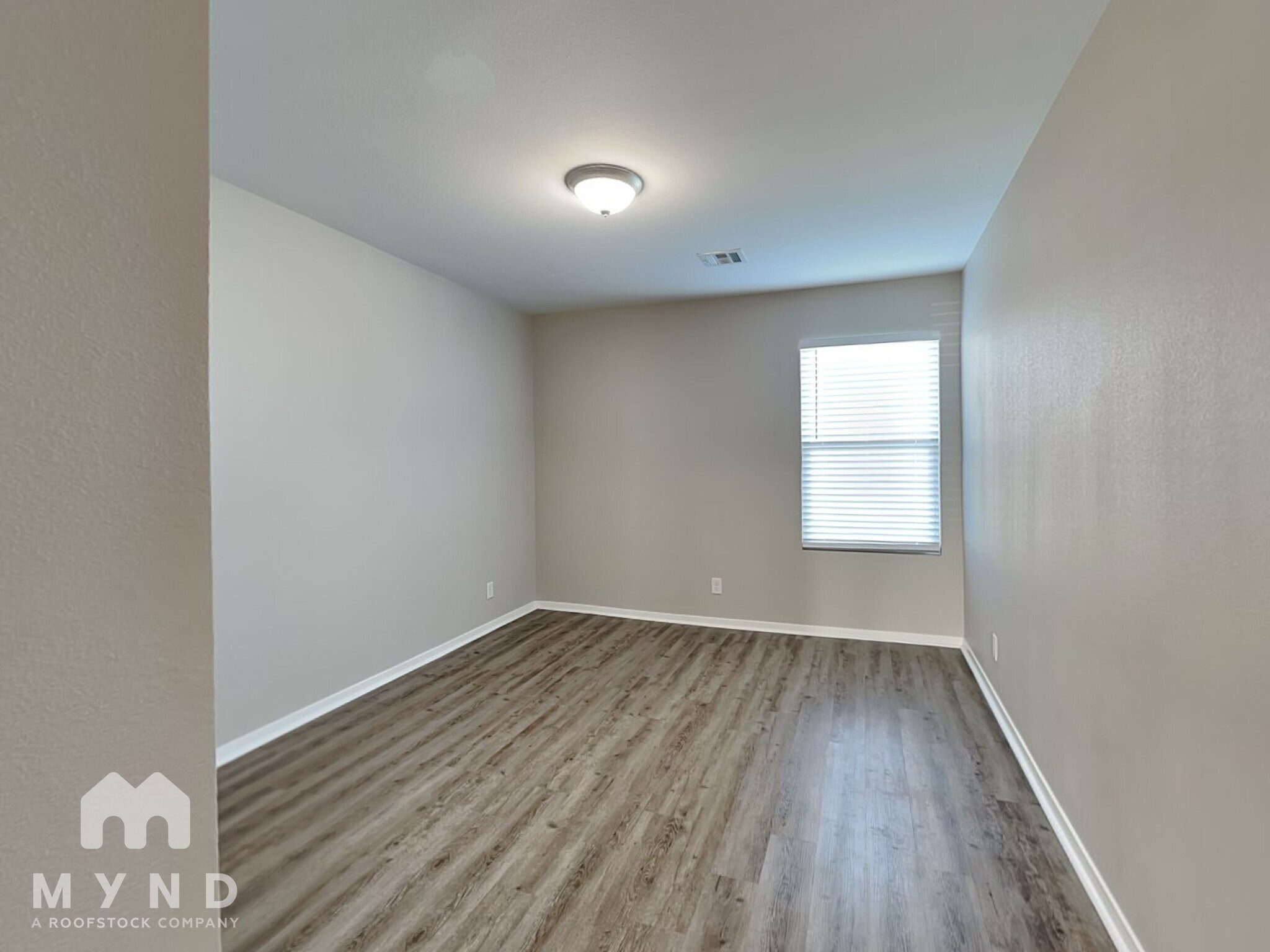Building Photo - 2013 Orchid Ln