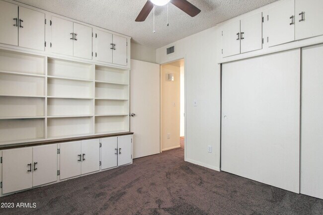 Building Photo - 4662 N 19th Ave