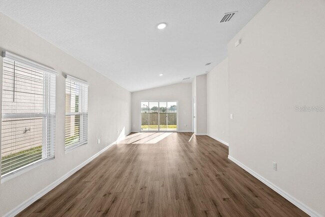 Building Photo - 36920 Sagemoor Dr