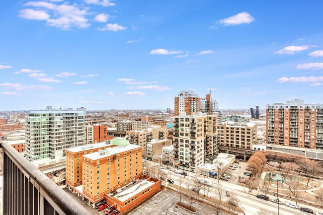 Building Photo - 1464 S Michigan Ave