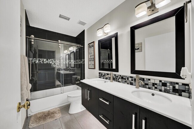 Building Photo - 8633 Vista Del Boca Dr