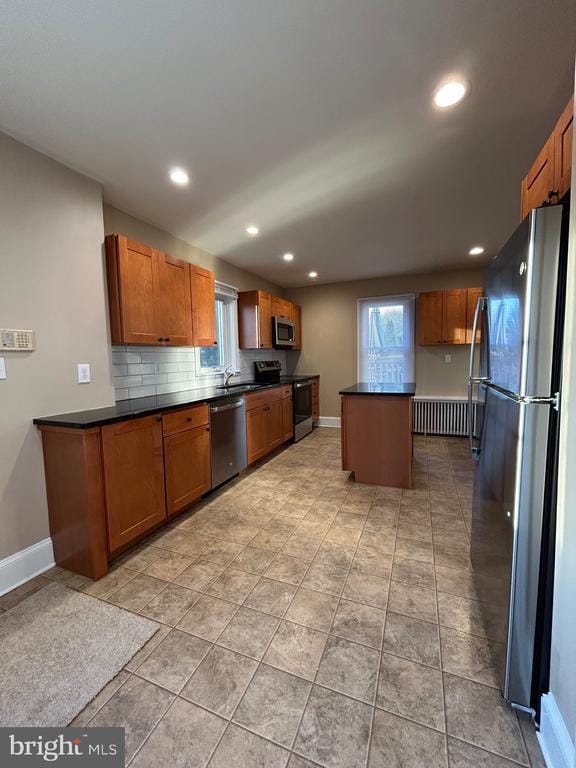 Building Photo - 424 Center St