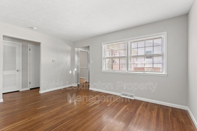 Building Photo - 2125 Talisman Rd