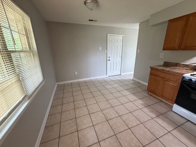 Building Photo - 5596 Karen Dr