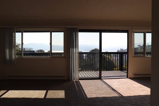 Building Photo - 22 Marinero Circle, Unit 40