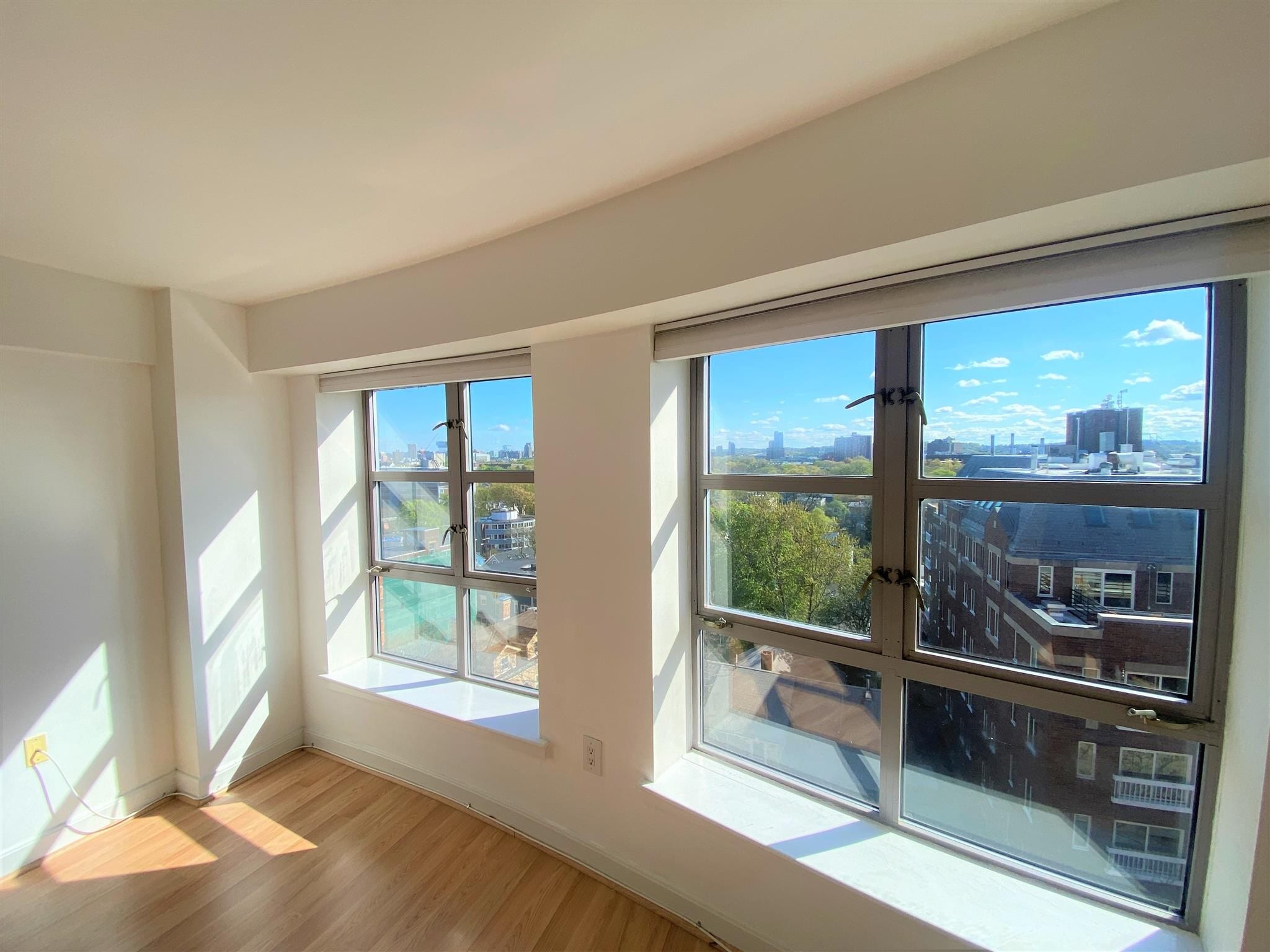 Building Photo - 931 Massachusetts Ave