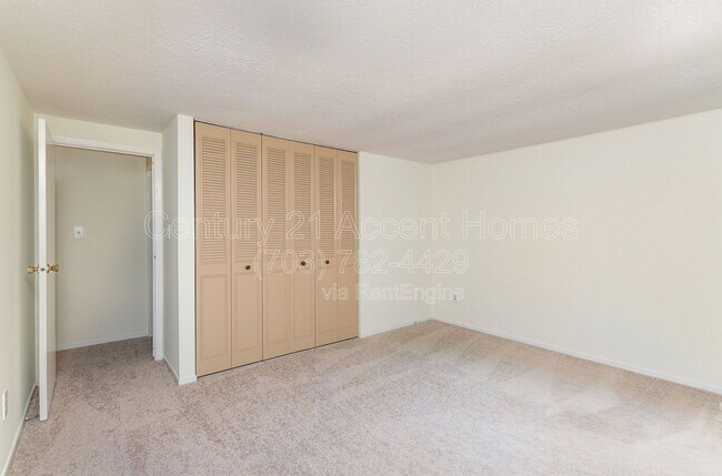 Building Photo - 7690 Middle Valley Dr