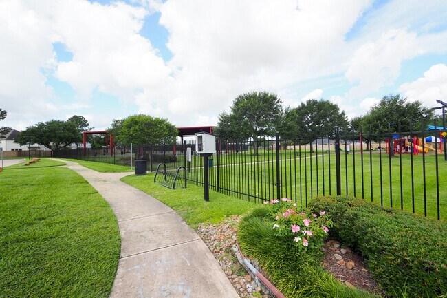 Building Photo - 11219 Overland Trail Dr