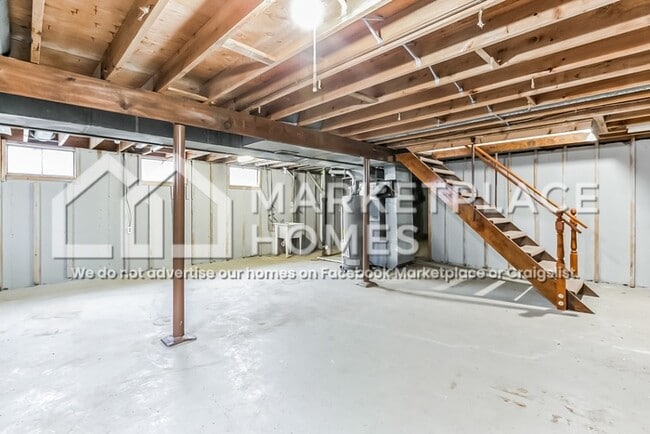 Building Photo - 1608 Tonopah Dr