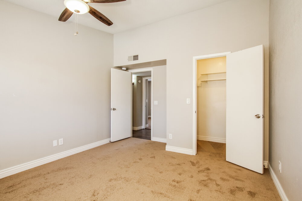 Building Photo - 7014 W Canterbury Dr