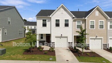 Building Photo - 5811 Woodlawn Dr