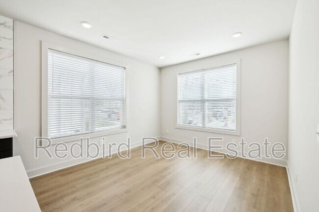 Building Photo - 2109 23rd Ave N