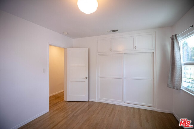 Building Photo - 2420 Teviot St