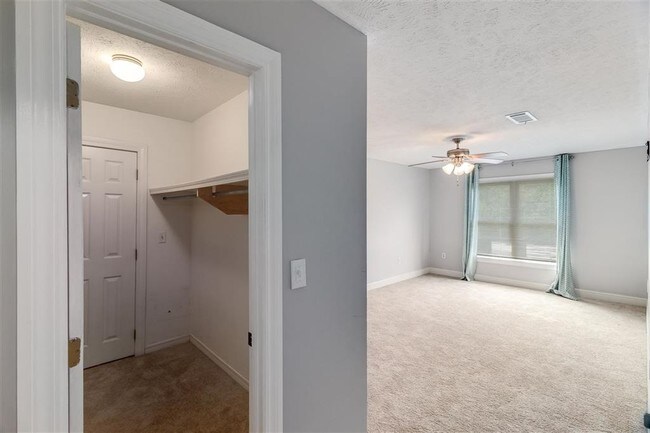 Building Photo - 307 Long Cove Dr