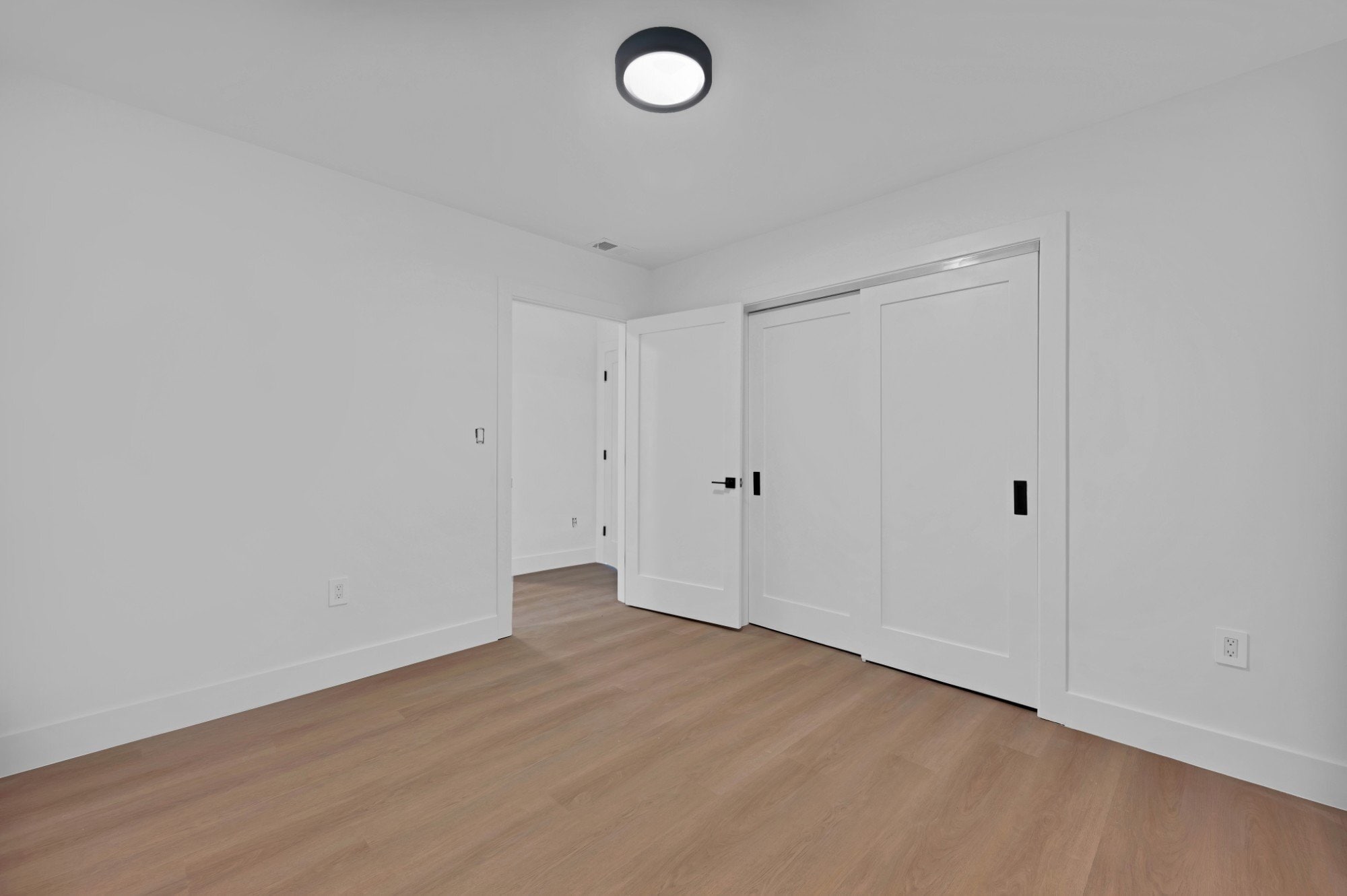 Building Photo - 13514 NE 23rd Pl