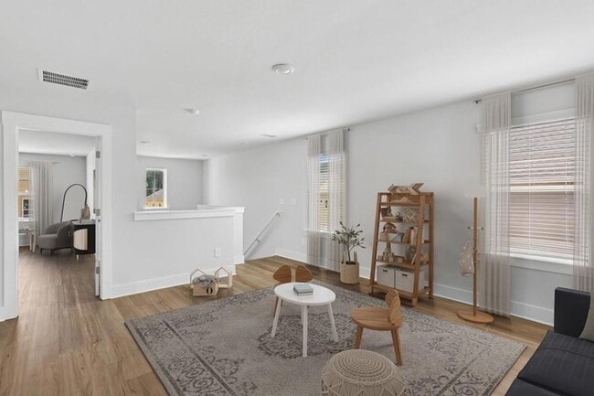 Building Photo - 1575 Cedars Rd