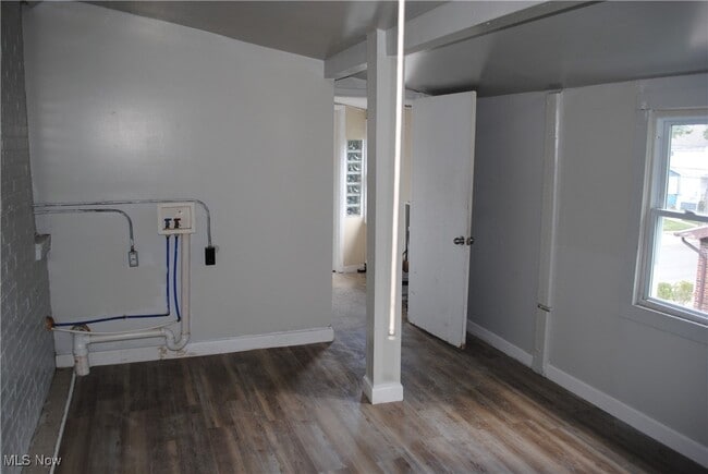 Building Photo - 3173 W 38th St