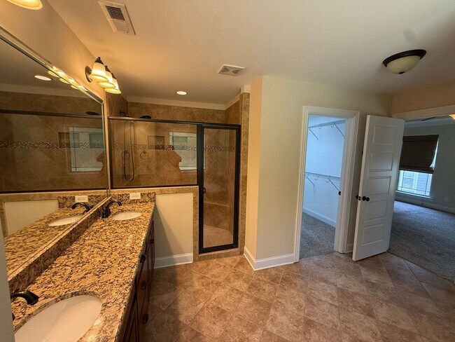 Building Photo - Elegant 3-Bedroom Home in Gated Seven Lakes with Community Pool