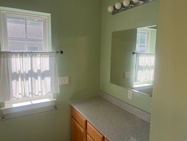 Building Photo - 53 Tunxis St