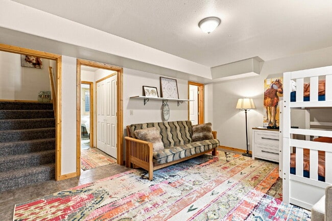 Building Photo - 3-Story, 5 bedroom, 3 bathroom in Harrison