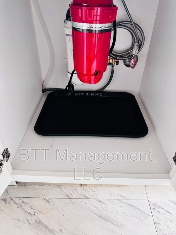 Building Photo - 8400 Greenwood Ave