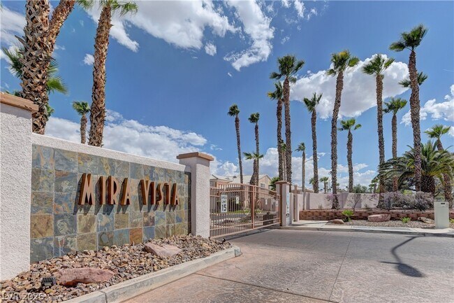 Building Photo - 8428 Majestic View Ave