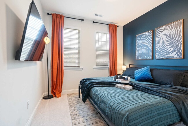 Building Photo - 1010 Falling Rock Pl